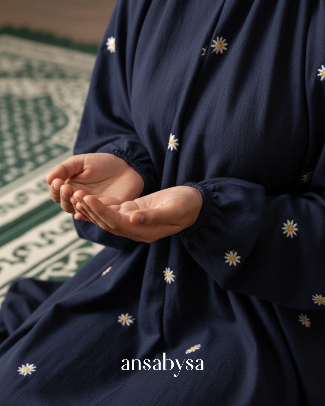 Namaz Chadar- Navy Blue Daisy